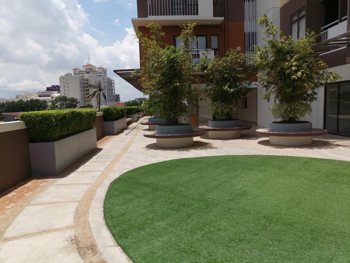 2405 Mabolo Garden Flats Apartment Cebu Bagian luar foto